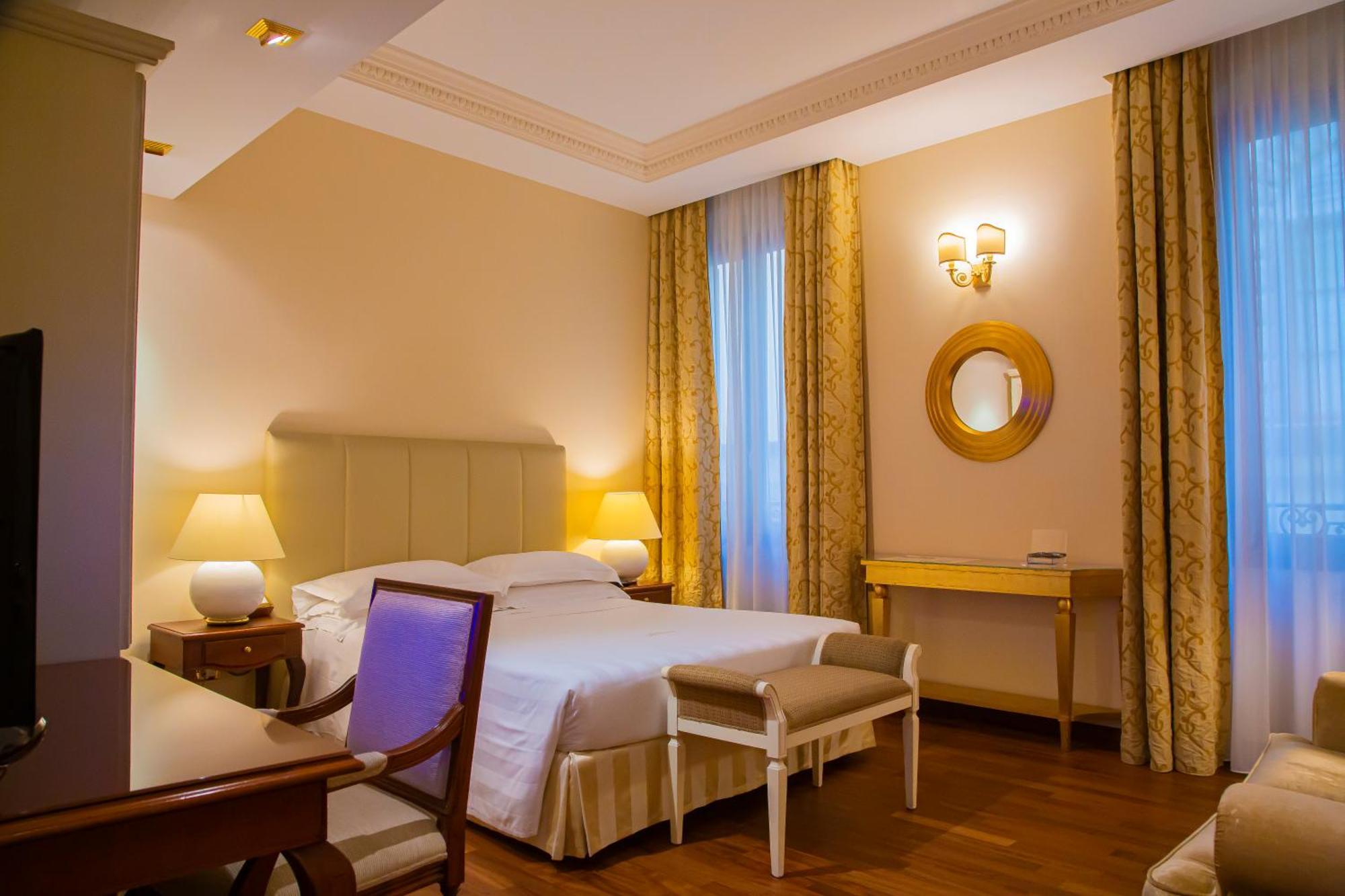 Golden Tower Hotel & Spa Florence Ngoại thất bức ảnh A room at the hotel