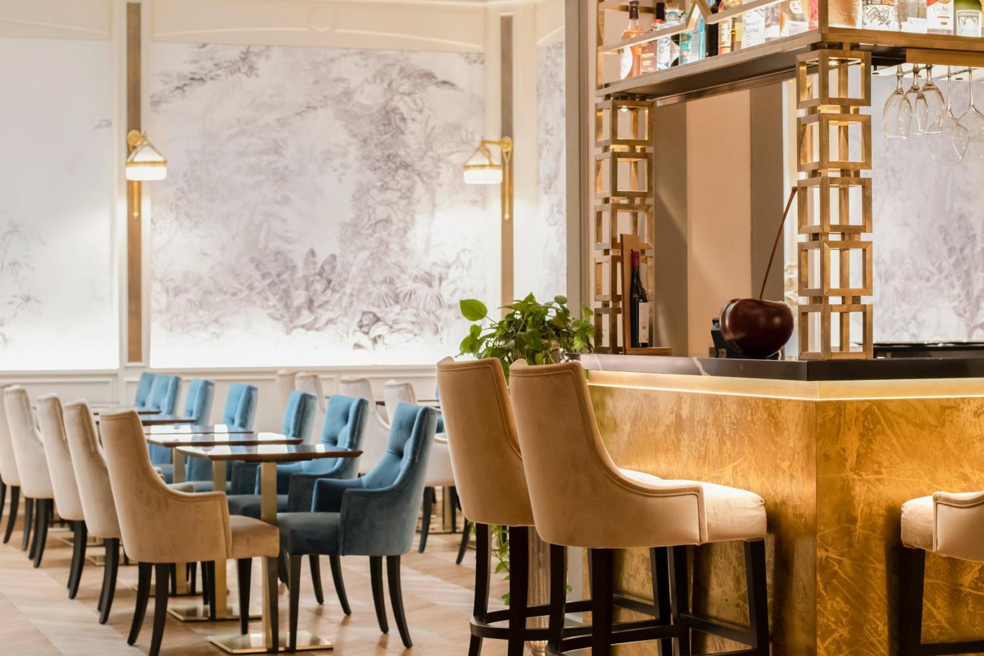 Golden Tower Hotel & Spa Florence Ngoại thất bức ảnh The Bar at The Ivy Temple Row