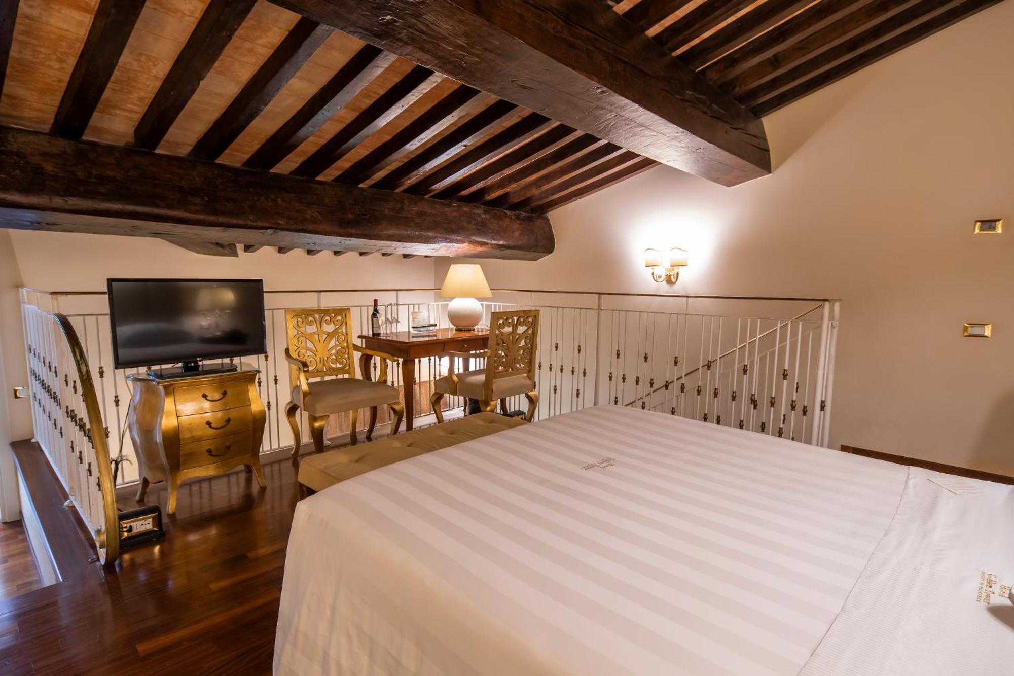 Golden Tower Hotel & Spa Florence Ngoại thất bức ảnh A room at the hotel