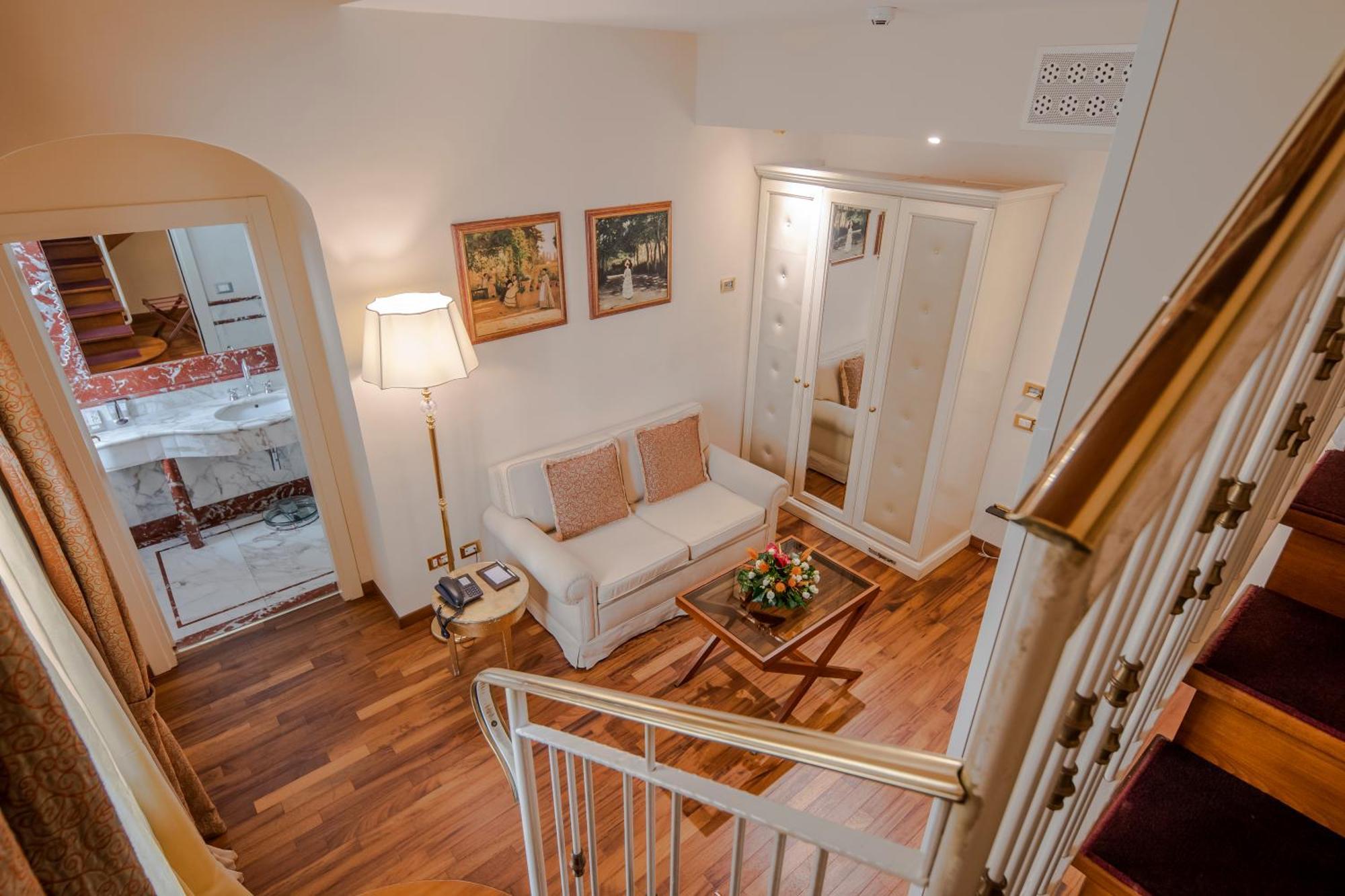 Golden Tower Hotel & Spa Florence Ngoại thất bức ảnh Interior of the house