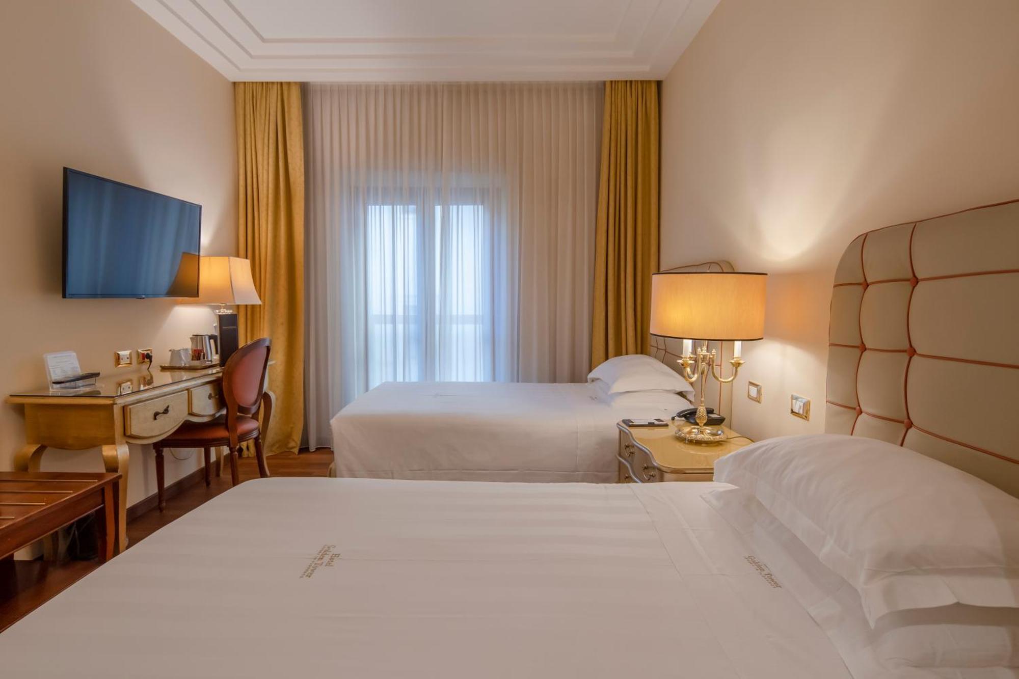 Golden Tower Hotel & Spa Florence Ngoại thất bức ảnh A room at the hotel